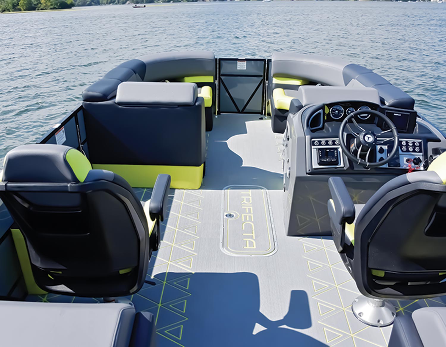 Trifecta 23 RF 3.0 steering deck