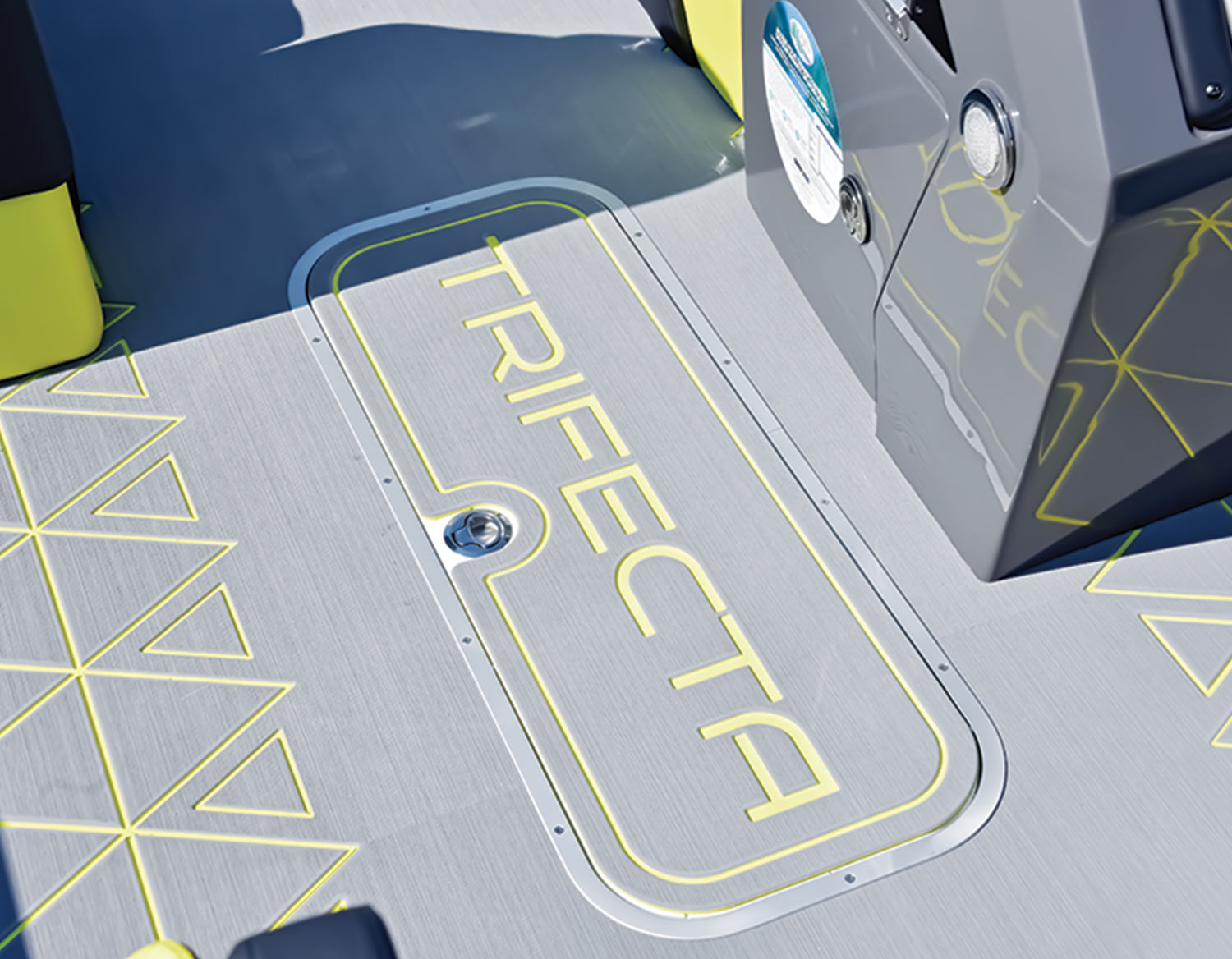 close view of the Trifecta 23 RF 3.0 floor logo