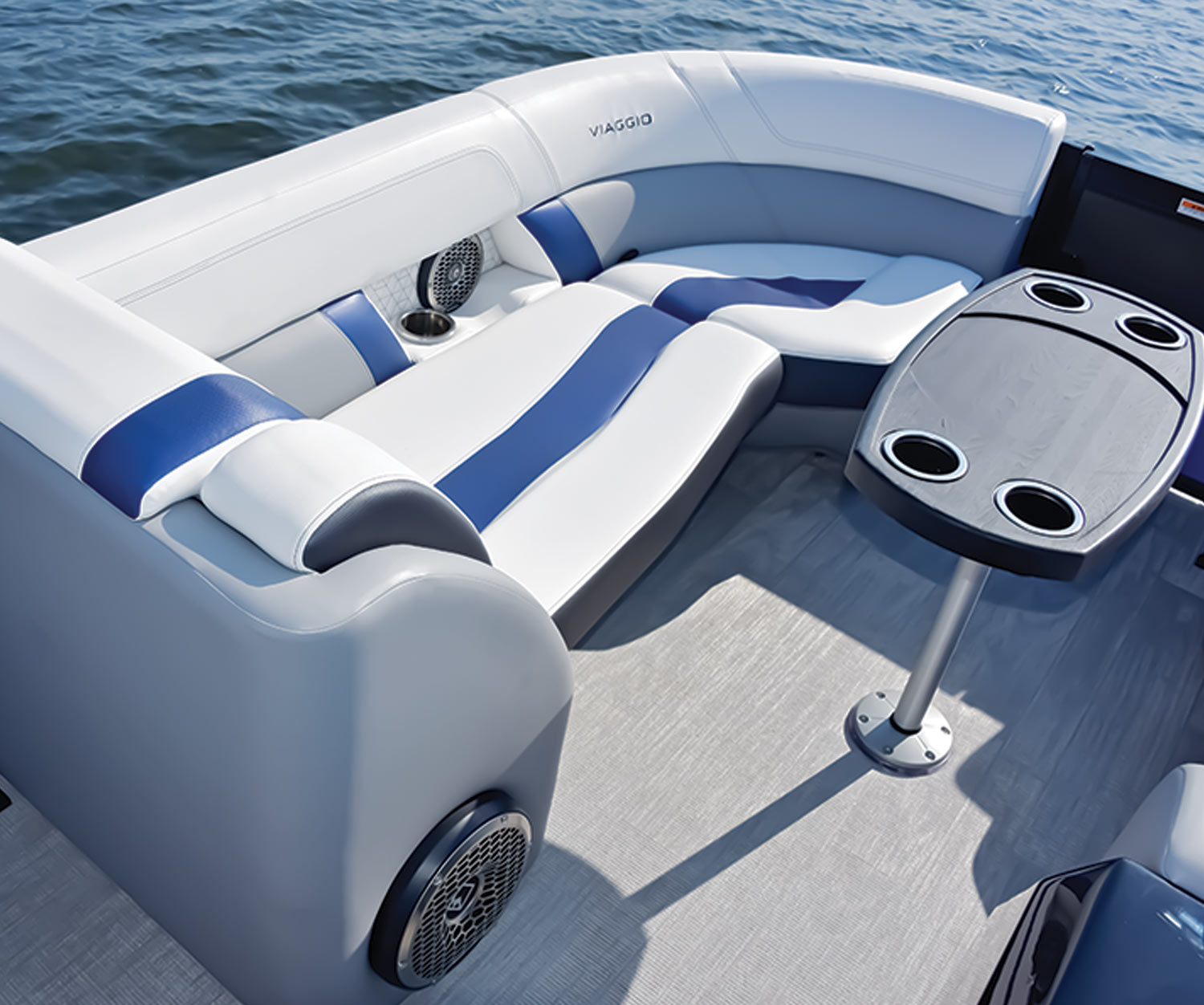 Viaggio by Misty Harbor Diamante 23Q front seating