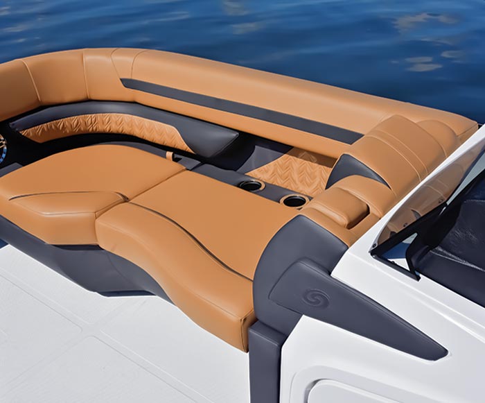FunDeck 2360 SBC seating in front of the steering wheel