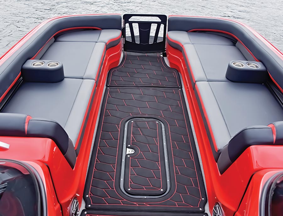 27 XT SRW Dual Engine front seating