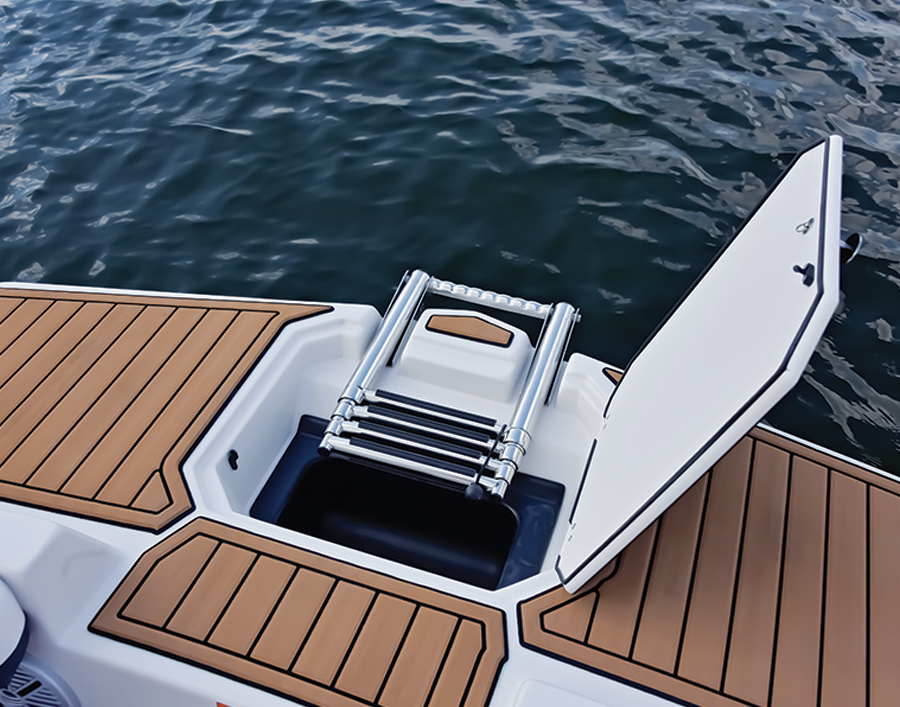 SVX 191 OB rear of boat with hatch open