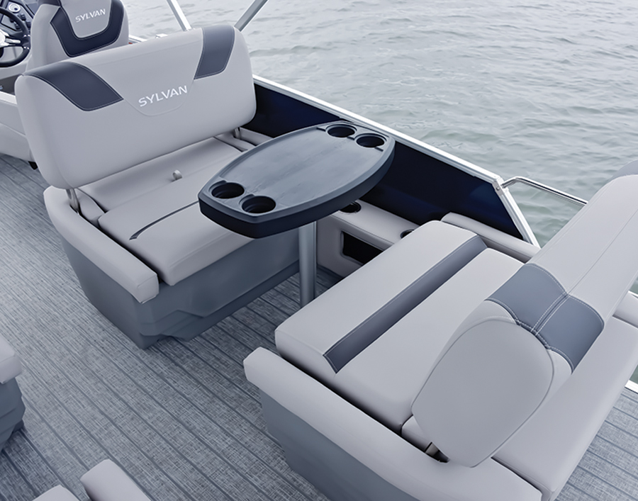 L-3 RLZ seats and table with cup holder