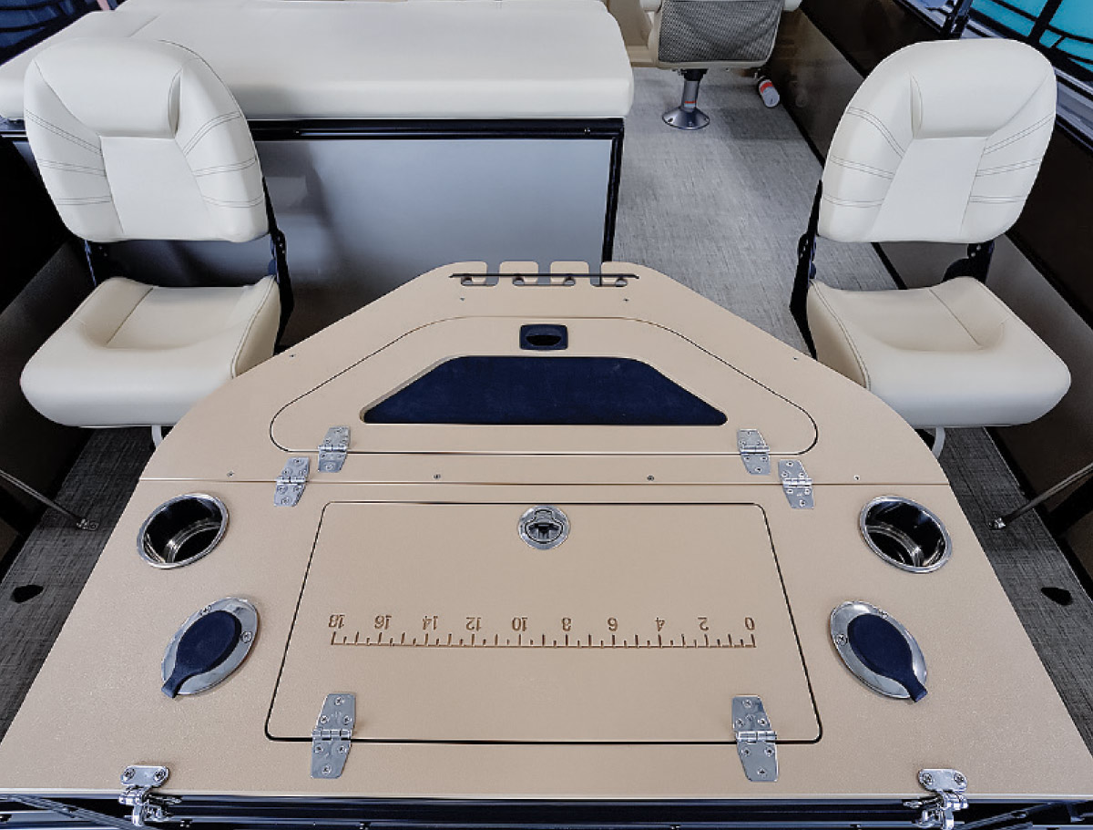 South Bay 200 Series 224FCR's seats