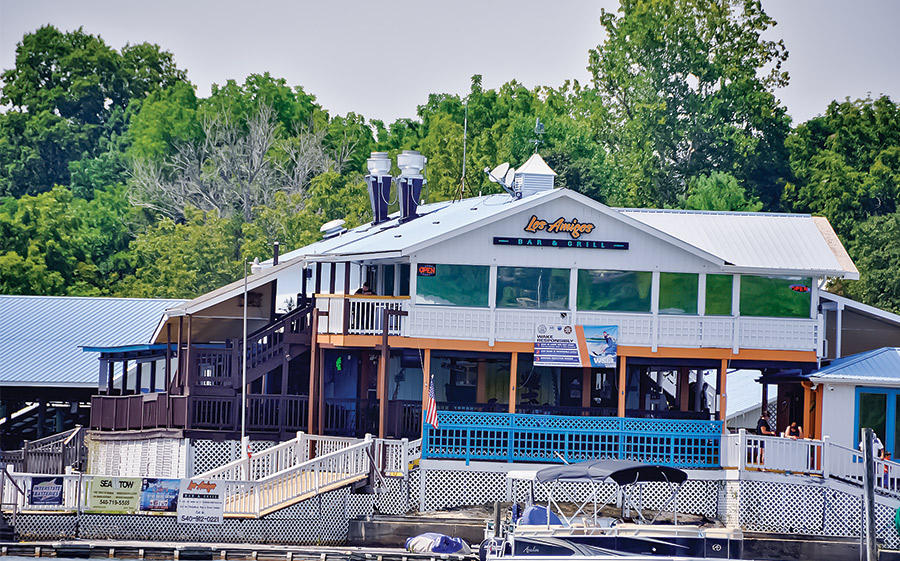 Los Amigos Bar & Grill on the lake