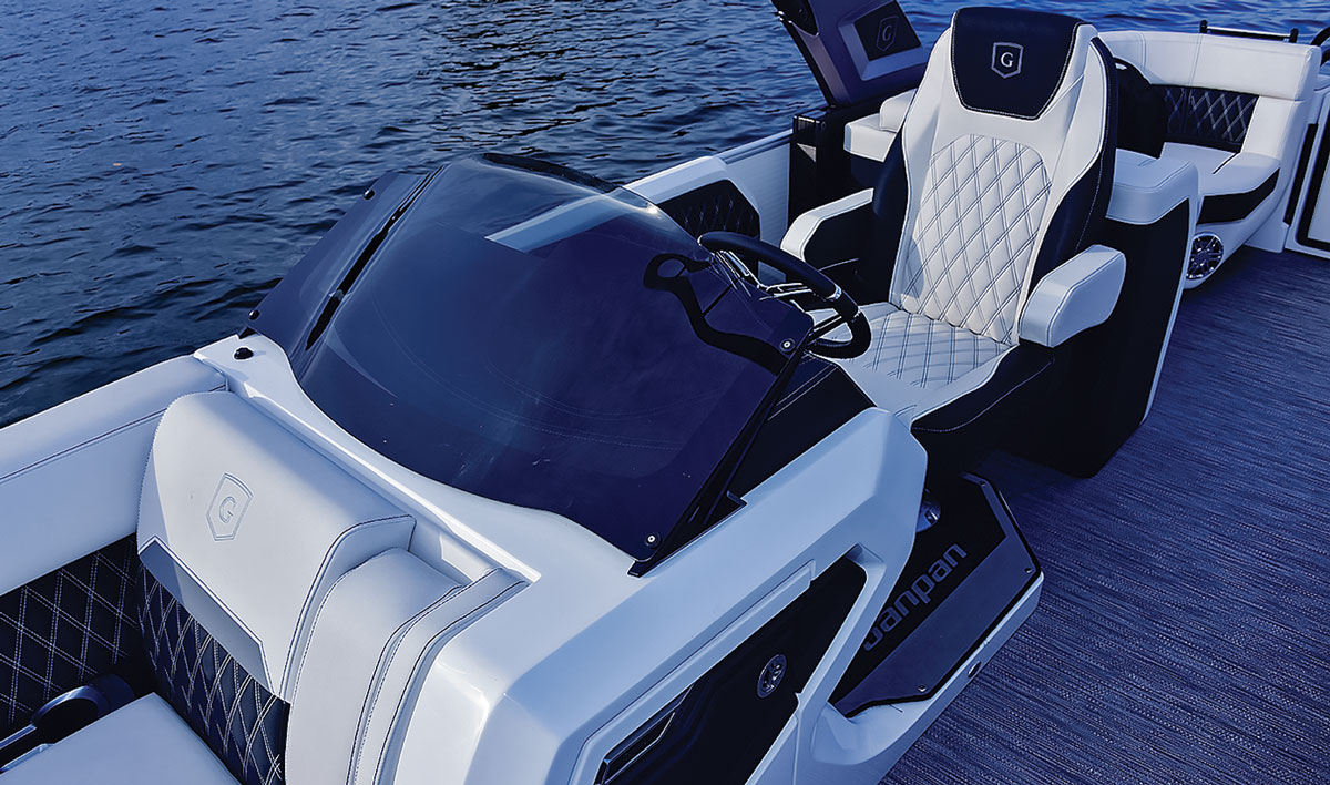 Sanpan 2500 SBC driver seat