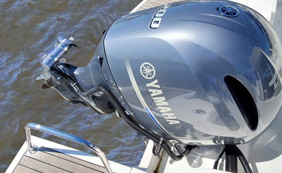 Outboard-Mounted Stern Thruster