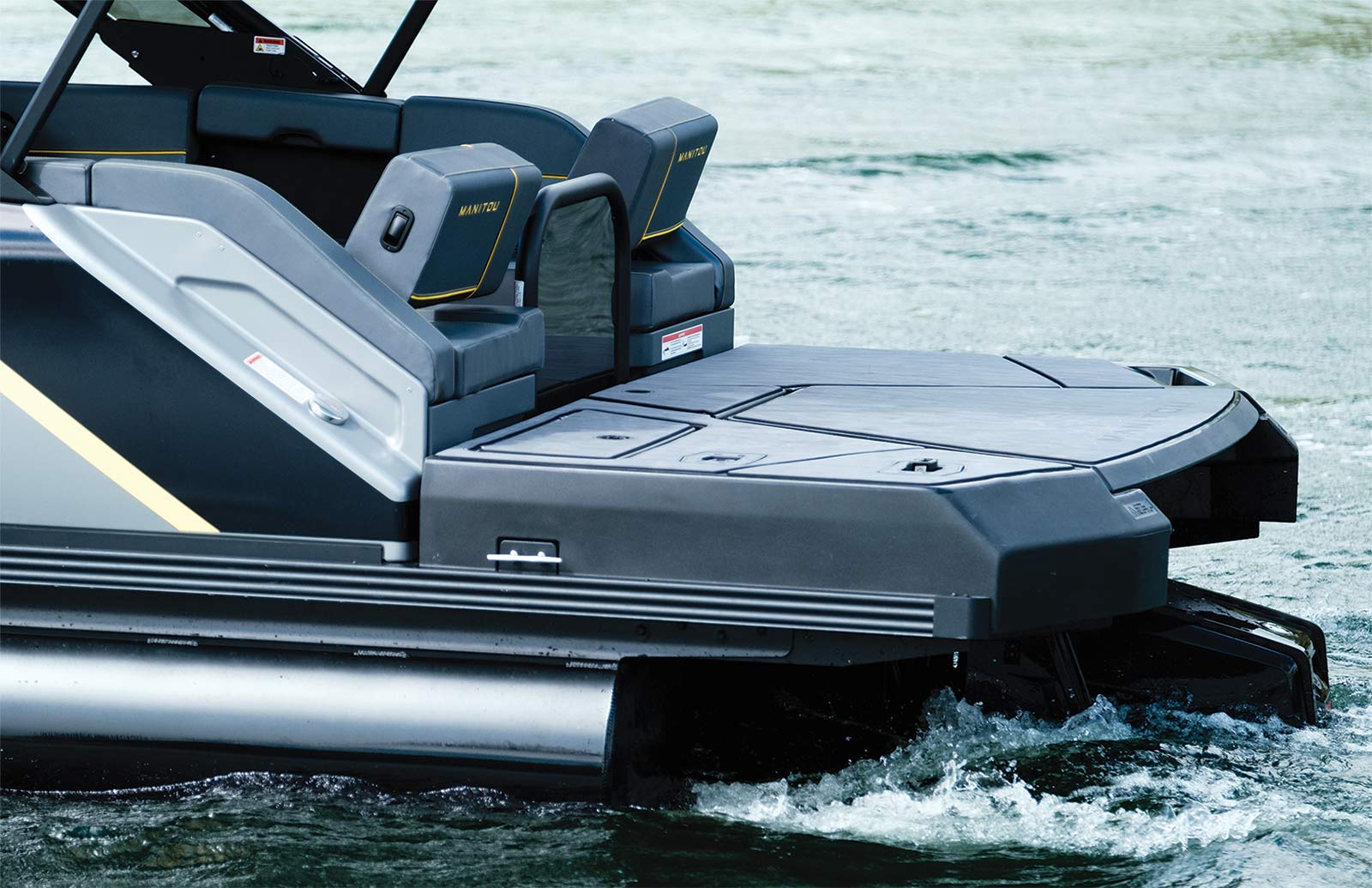 MAX Deck on rear of new Manitou pontoon