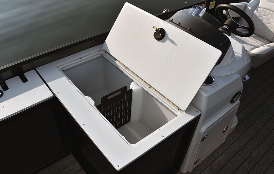 Lowe SF 212 Walk-Thru fridge