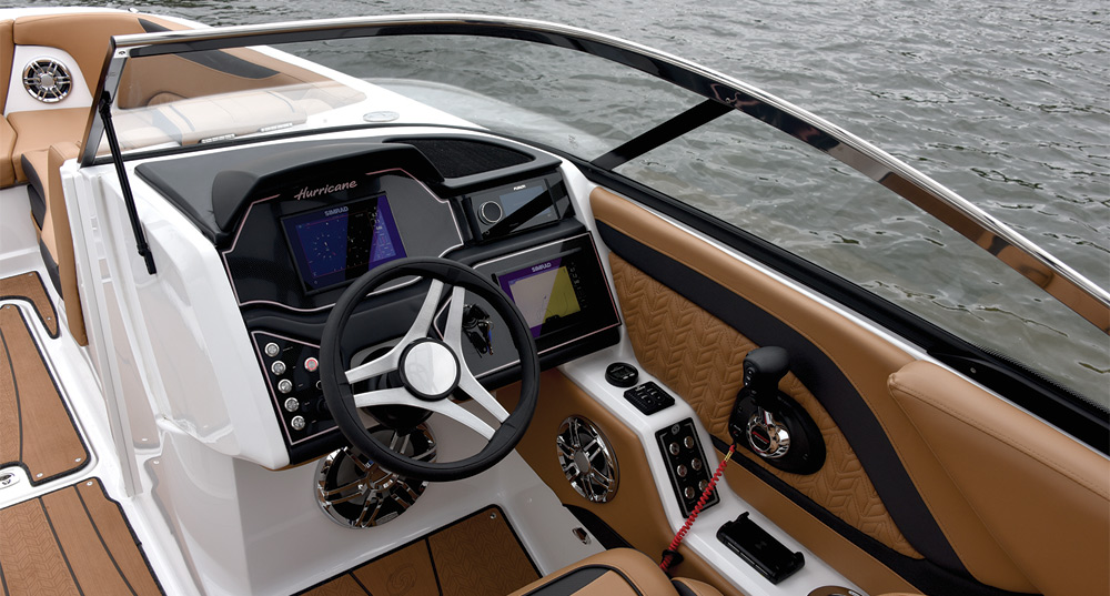 Hurricane SunDeck 2600 helm
