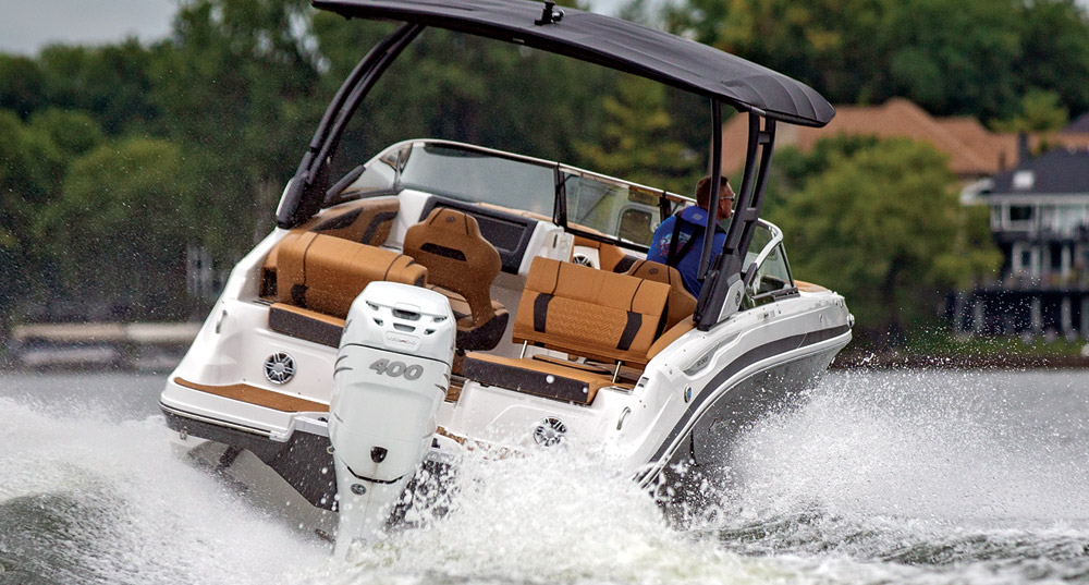 Hurricane SunDeck 2600 rear view
