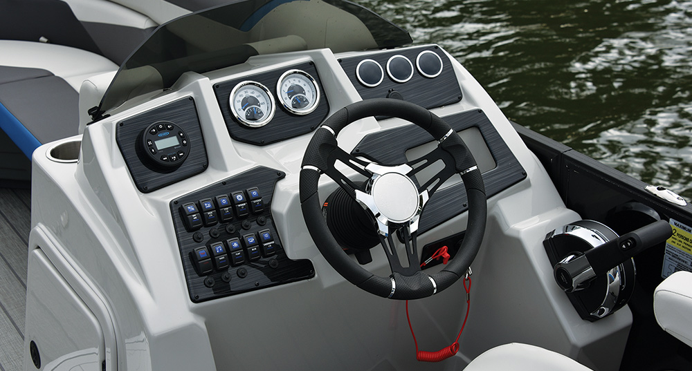 steering and dashboard on the SunChaser Geneva Sport 23 SB