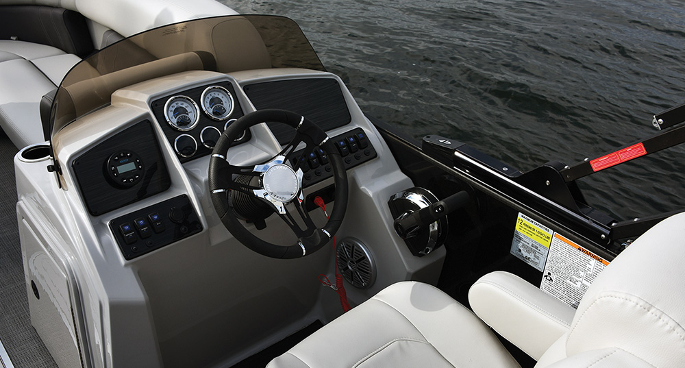 steering and dashboard of the Sylvan Mirage X3 Party Fish