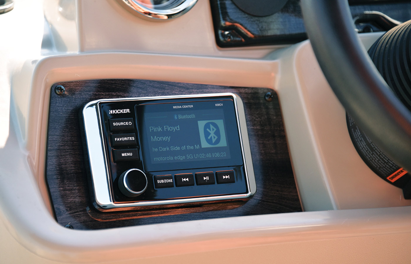 New Bluetooth touchscreen headunit