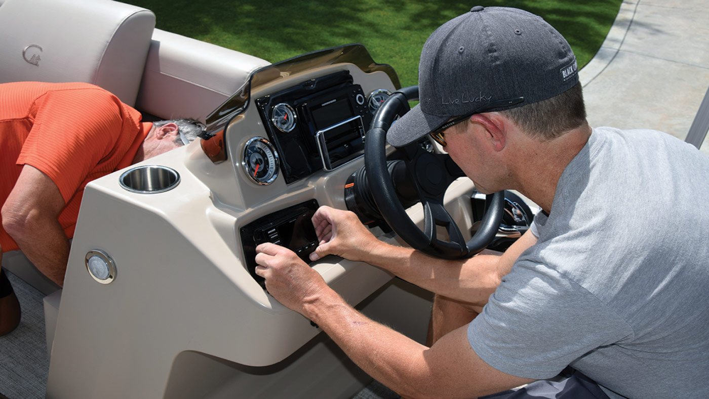 Pressing headunit into place