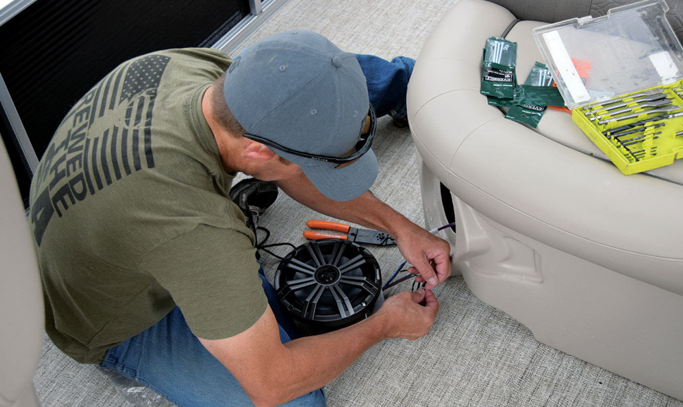 Attaching wires for seat speaker