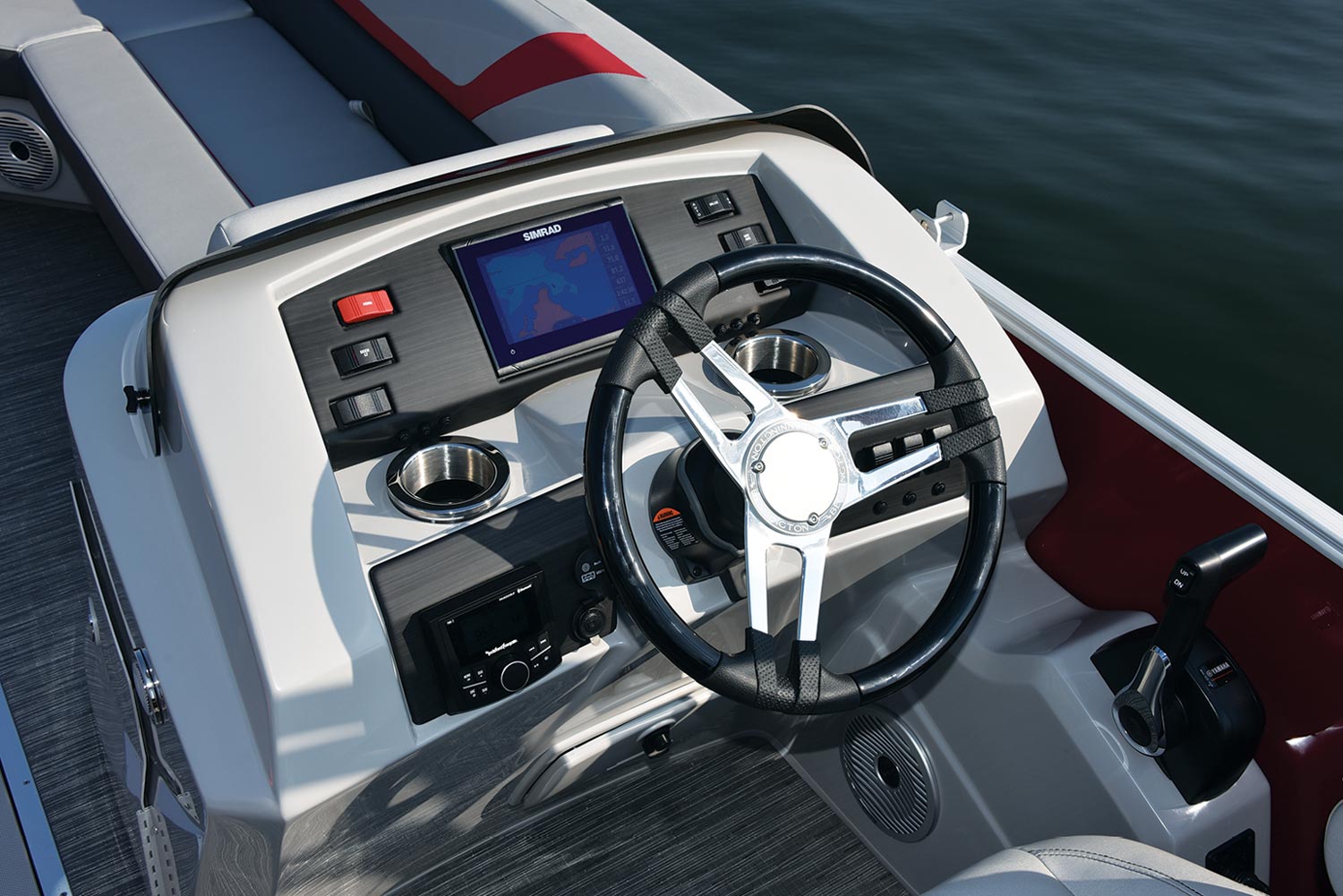 23 SX Swingback helm
