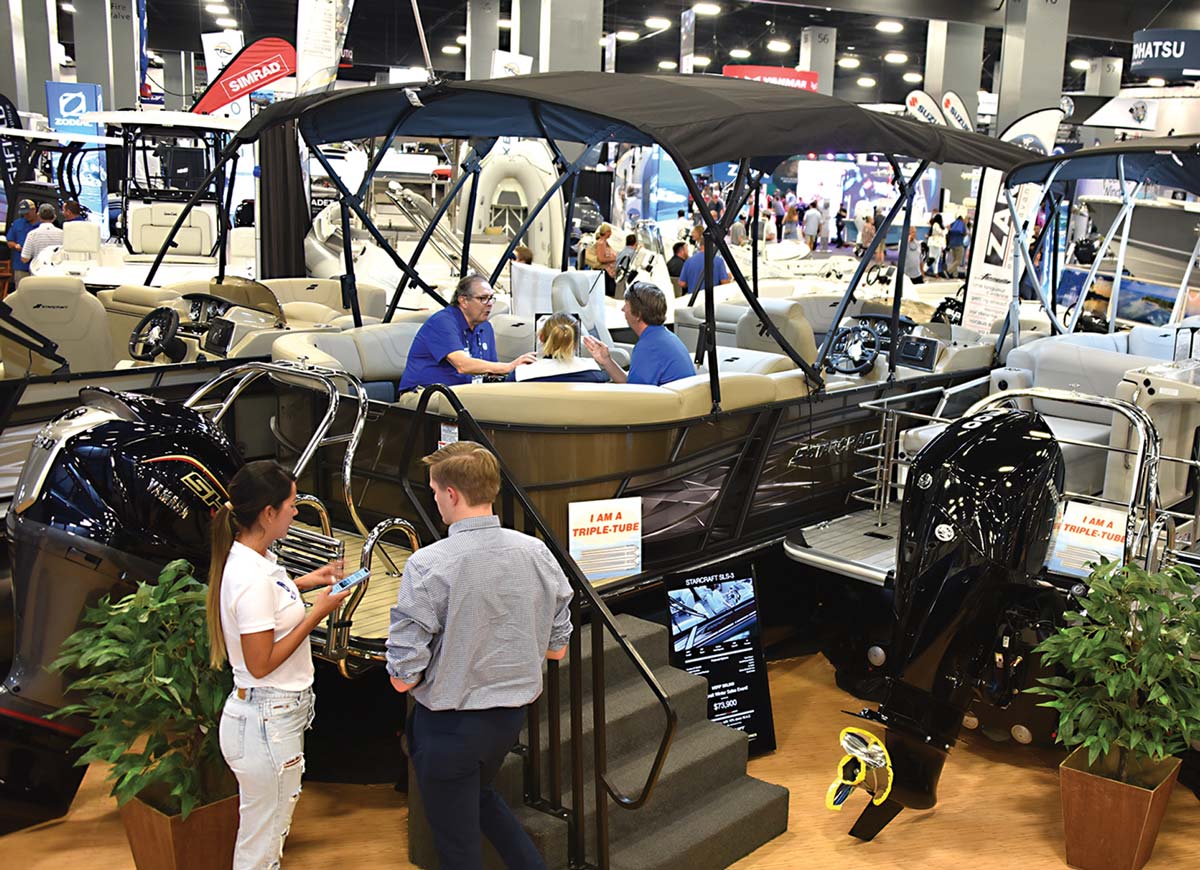 Startcraft SLS-3 on display indoors