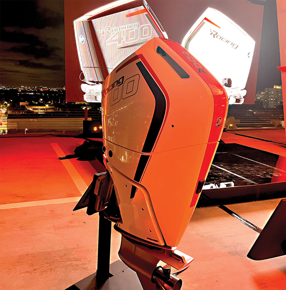 400R outboard on display