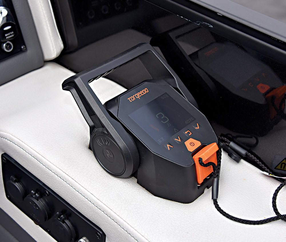 close up of the Torqueedo throttle on the Godfrey Mighty G series electric pontoon