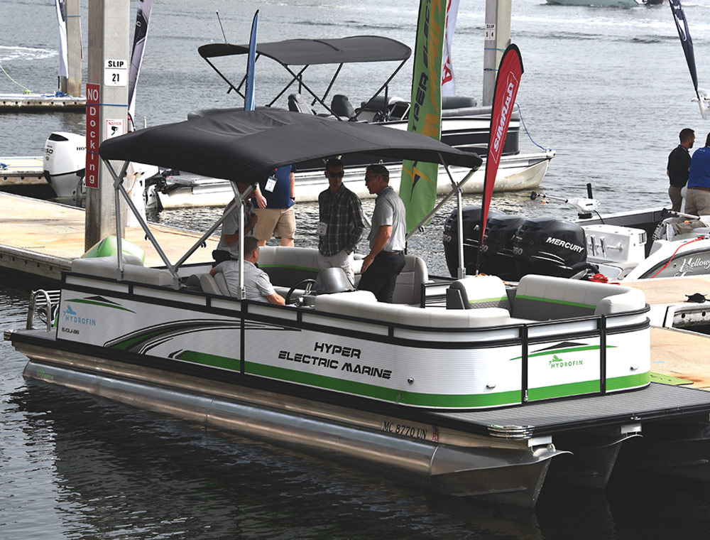 24-foot Qwest triple pontoon model