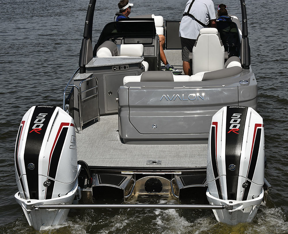 Avalon pontoon with dual Mercury 500R outboards