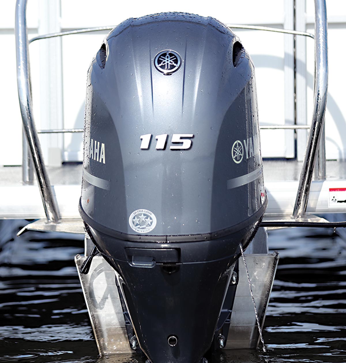 Godfrey Pontoons Xperience 2286 Split Bench motor