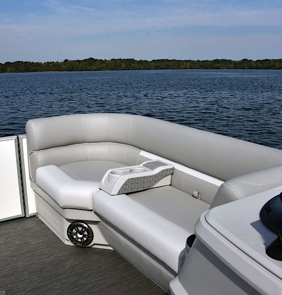 Godfrey Pontoons Xperience 2286 Split Bench seats