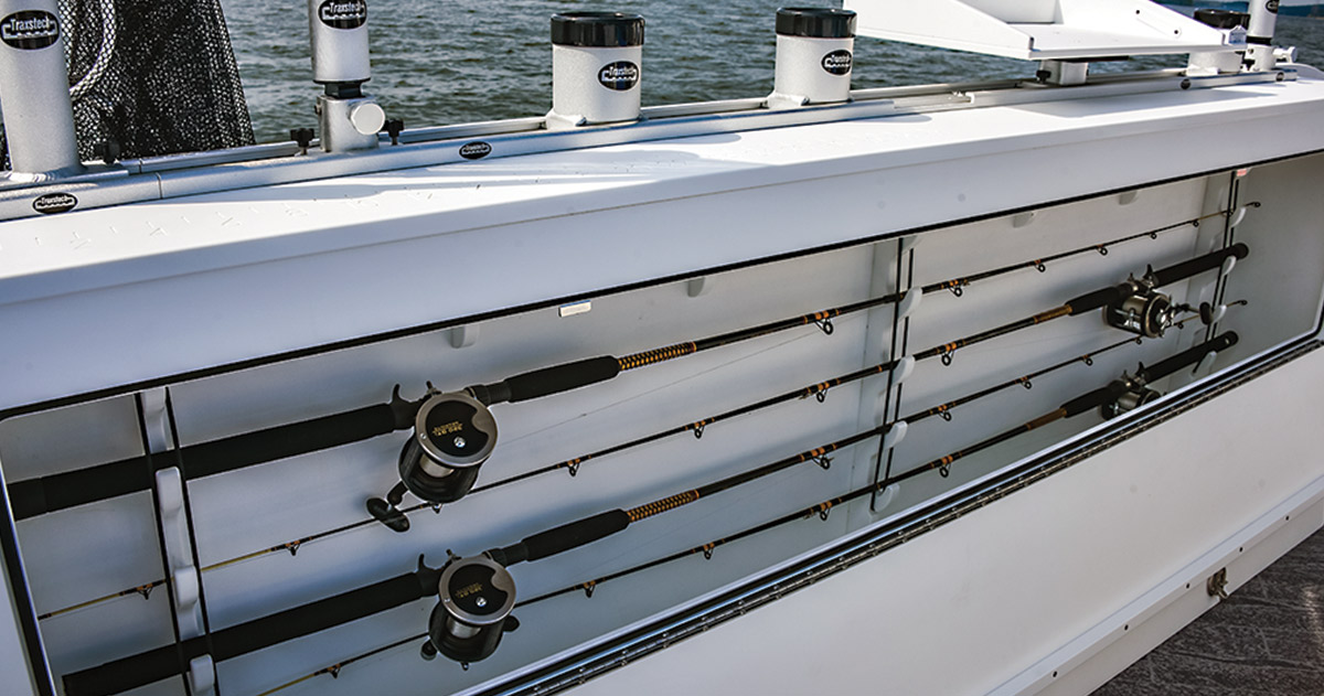 JC TriToon Marine SportAngler 26TT HTH deck