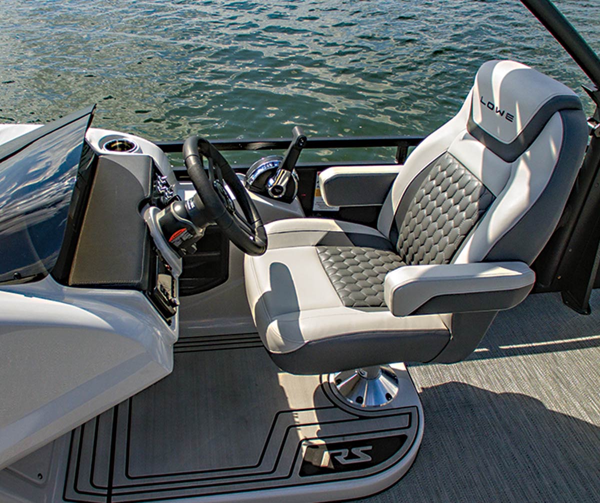 Lowe RS 25DL driver's seat