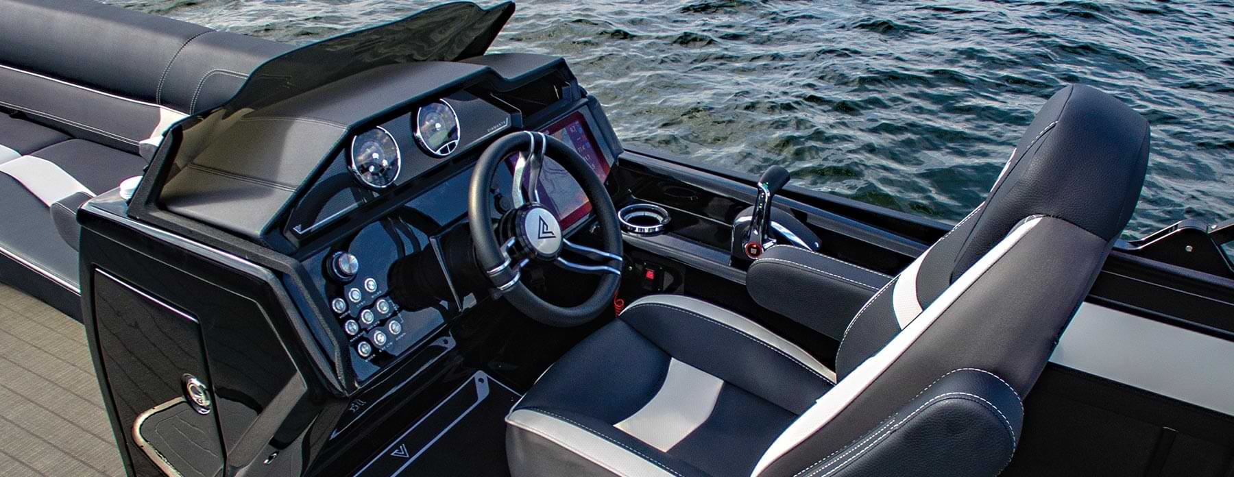 the Viaggio Diamante 26U's helm and Captain's chair