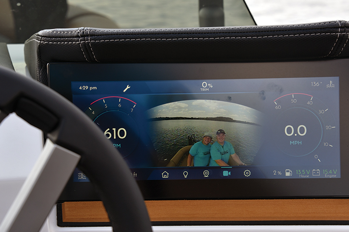 Touch screen of Montara Boats Naxos 23 pontoon