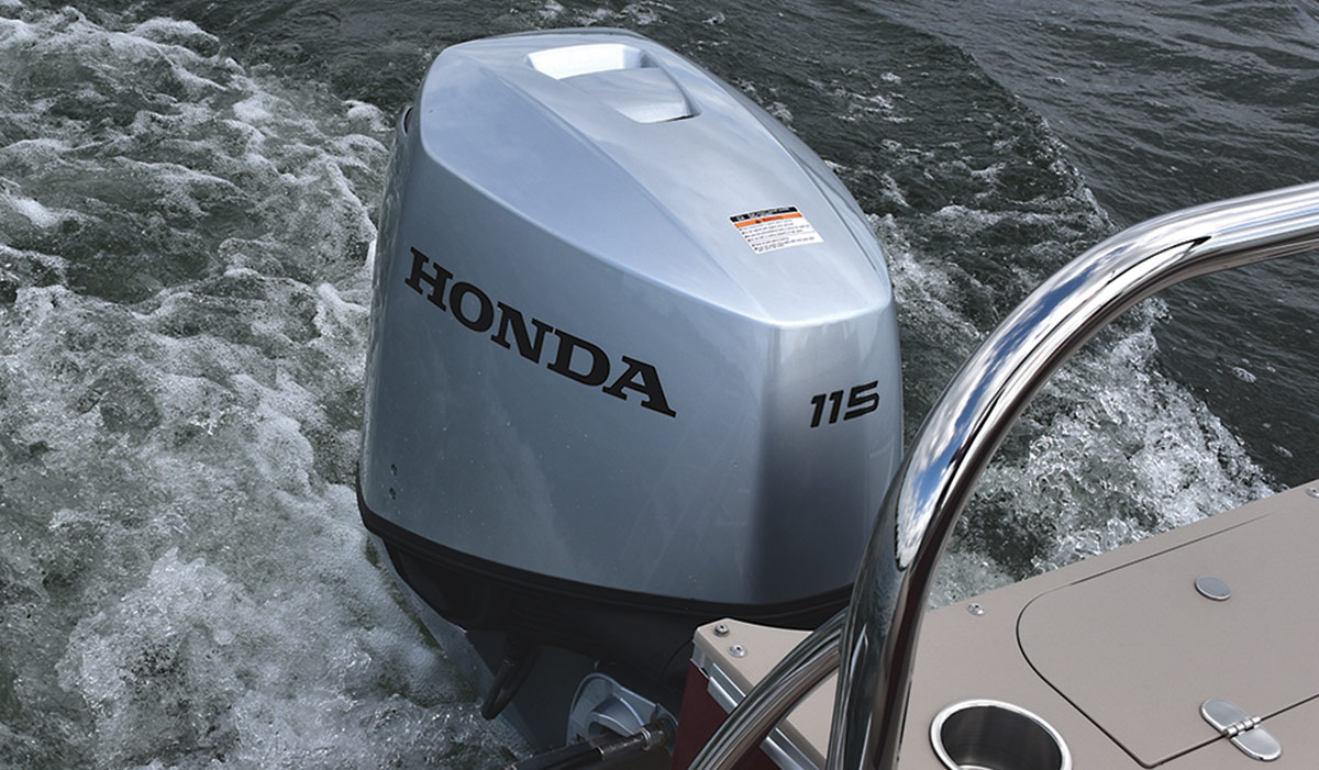 Honda engine on Avalon Venture Cruise