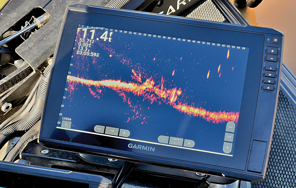 Garmin device showing forward-facing sonar