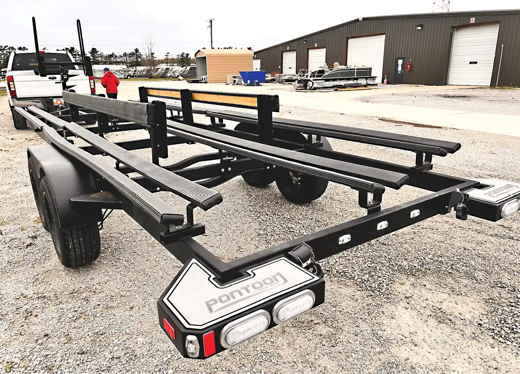 pontoon hull