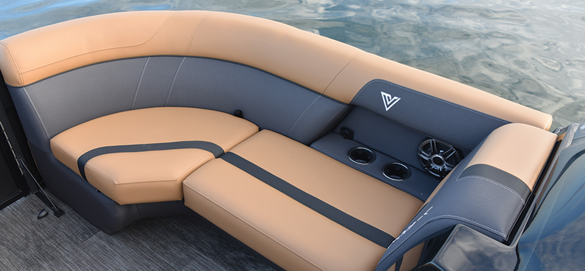 seats on a Viaggio Lago pontoon
