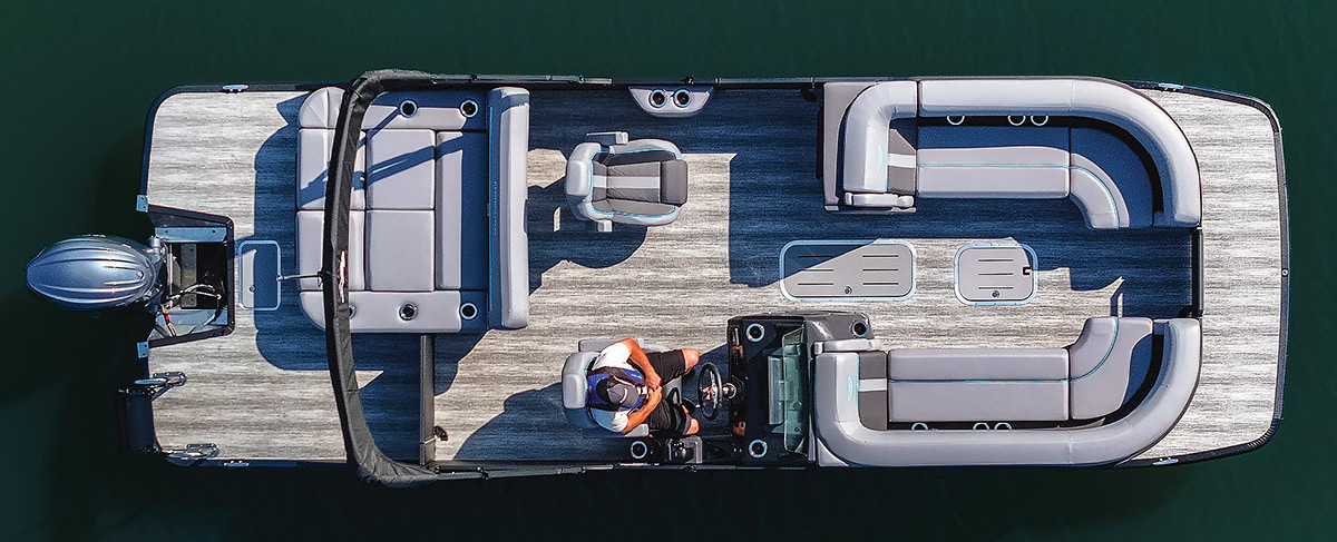 aerial view of Bennington 24 MSB Standard pontoon