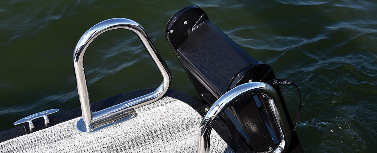 Bennington 24 MSB Standard pontoon ladder