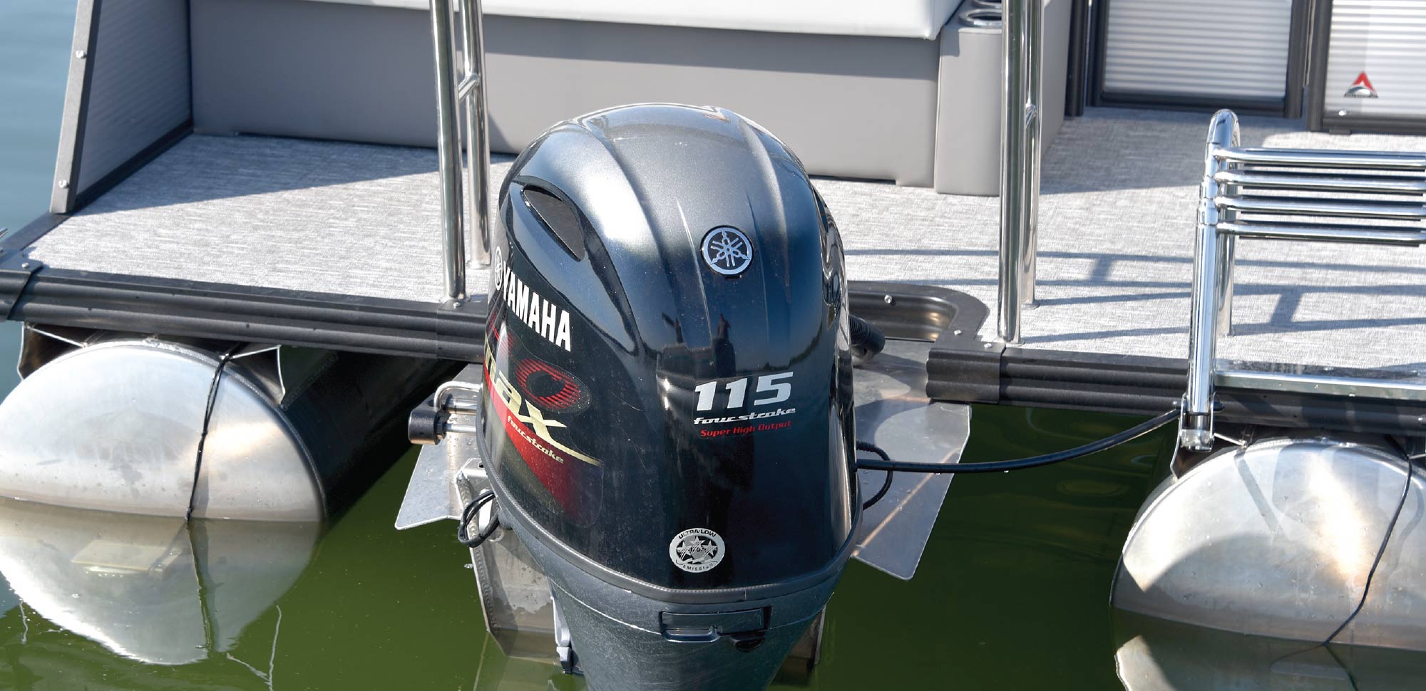 Qwest 22 E-Class Lanai engine