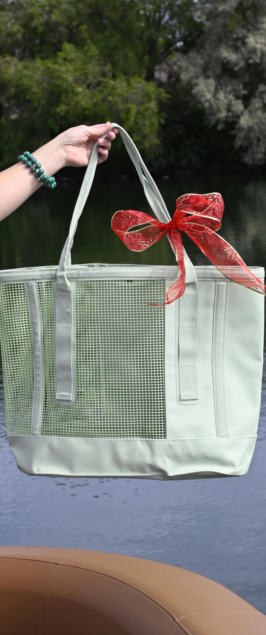 CASSI Beach Tote Bag from Mission Outdoor