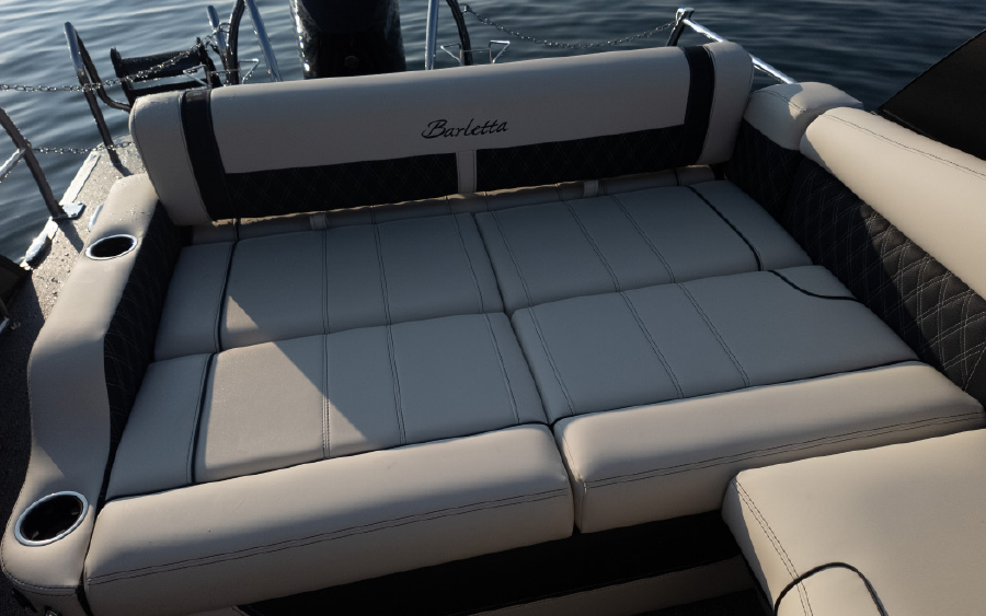 Barletta Lusso L23UA pontoon motorboat vehicle's lounge seating couch area