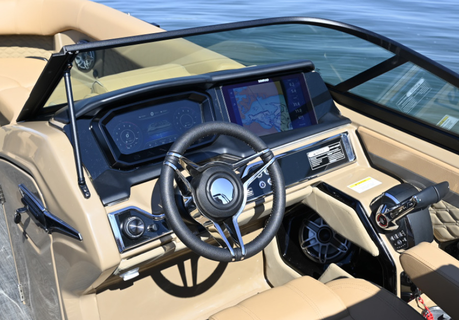 Godfrey Sanpan 2700 ULW Twin steering wheel