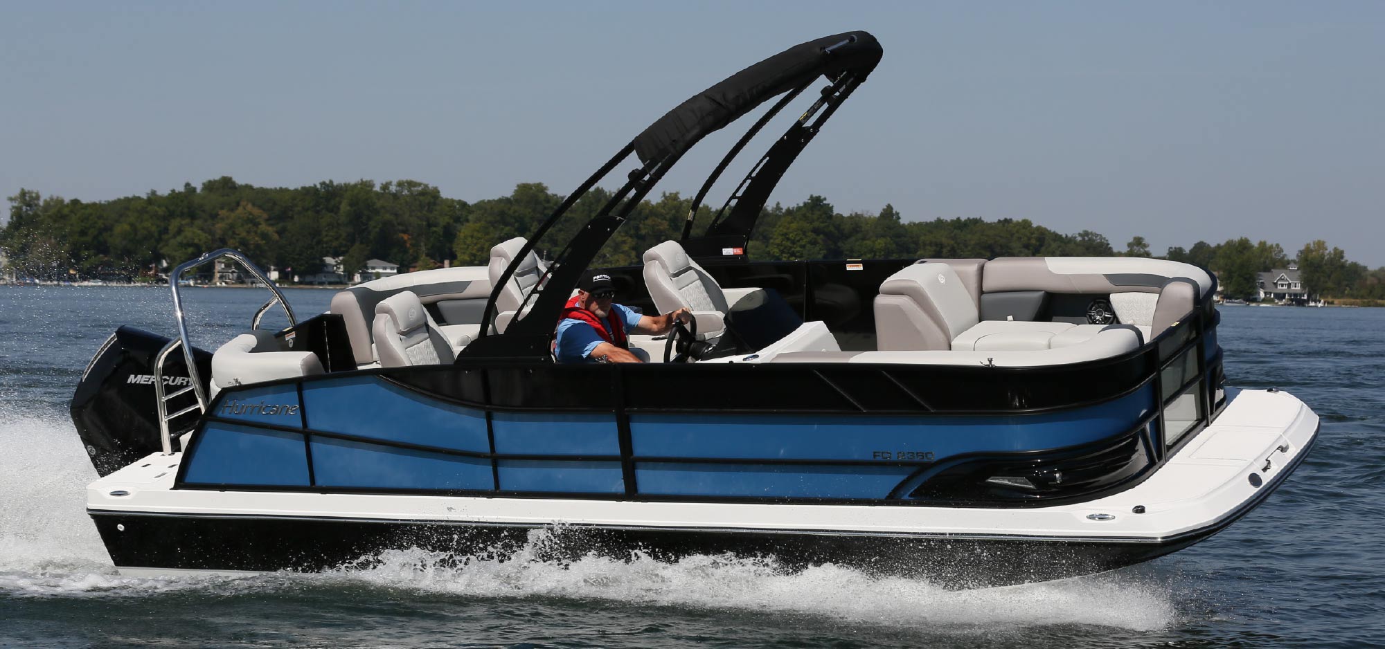 Hurricane FunDeck 2360 QS
