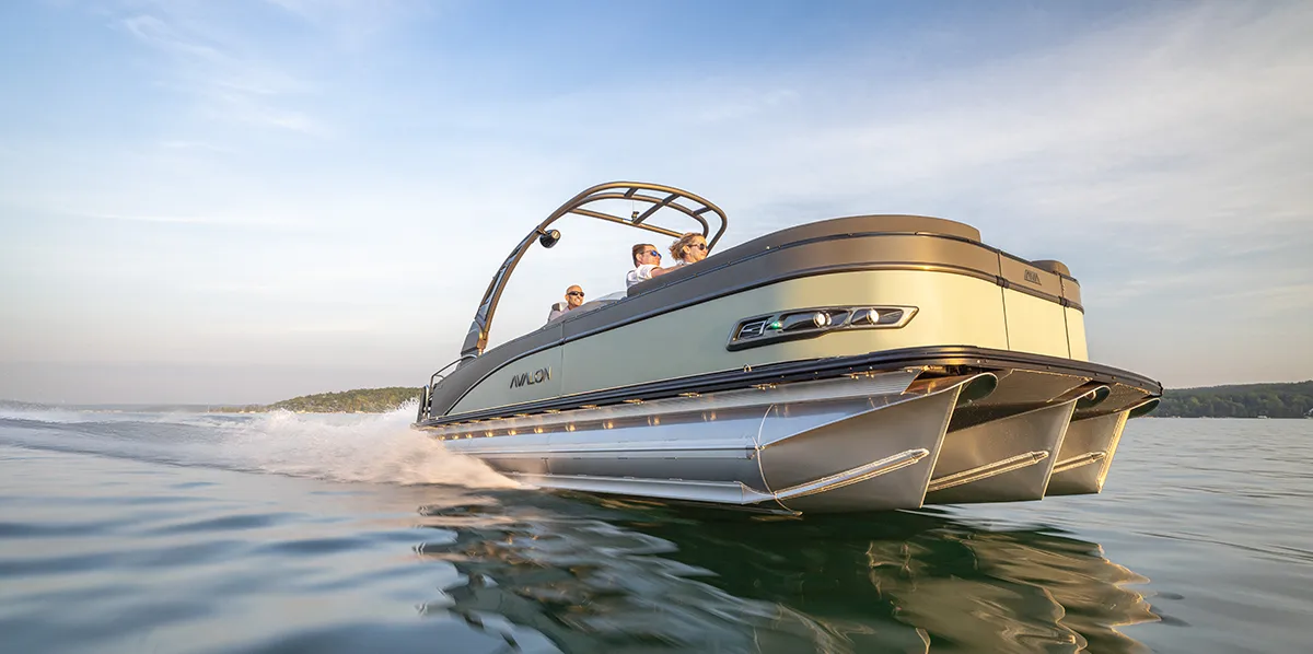 Avalon Catalina pontoon in white