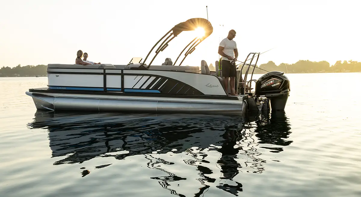 Qwest L-Class XRE Cruise pontoon in black and white